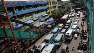 Lalin Pasar Tanah Abang Macet Siang Ini