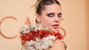 8 Inspirasi Makeup dan Rambut Selebriti di Oscars 2026