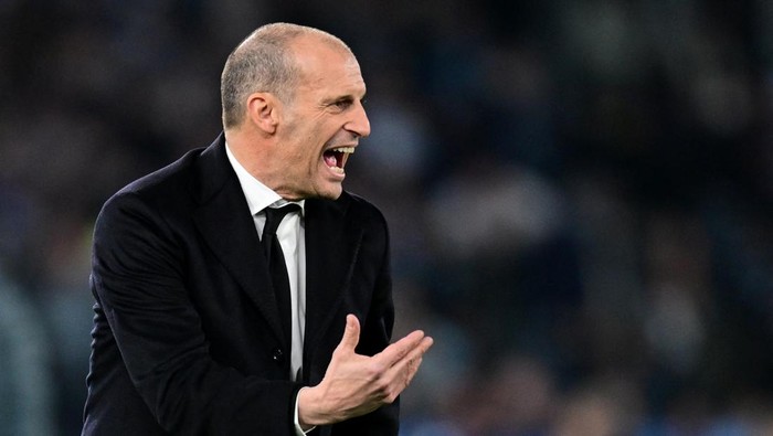 Allegri memilih bersikap realistis soal peluang juara Milan usai dibungkam Lazio di Serie A.
