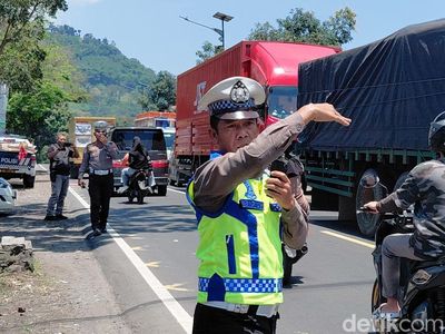 Potret One Way di Jalur Mudik Limbangan Garut