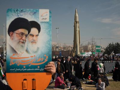 Perang Memanas! Iran Pertama Kali Luncurkan Rudal Sejjil ke Israel