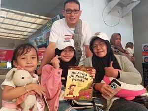 Cerita Keluarga Pemudik Dapat Buku Bacaan Gratis: Terima Kasih Pak Menteri!