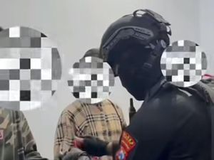 Polisi Gerebek Rumah Diduga Lokasi Pesta Gay di Jember, 4 Pria Ditangkap