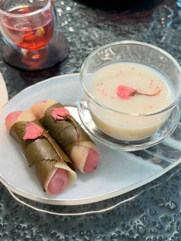 Potret sajian makanan di rumah Min Hyo Rin.