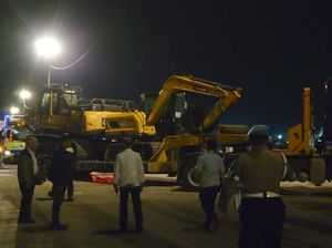 Kesal 3 Hari Antre, Sopir Parkir Truk Halangi Akses ke Kapal di Pelabuhan BBJ