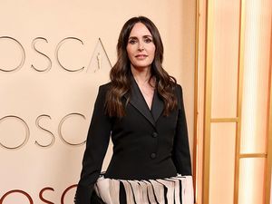 Foto: Daftar Worst Dressed Oscars 2026, Ada yang Disebut Mirip Baju Pemakaman