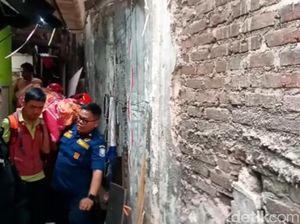 Rumah Ambruk di Tamansari Bandung Timpa 3 Warga, 1 Luka Berat