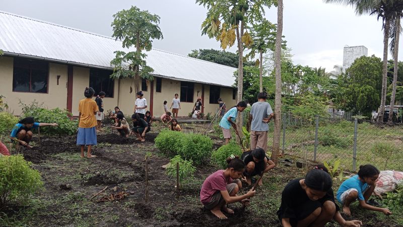 Aipda Yanrus Pake dirikan panti asuhan dan sekolah di Sumba