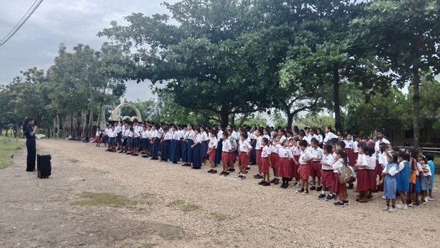 Aipda Yanrus Pake dirikan panti asuhan dan sekolah di Sumba