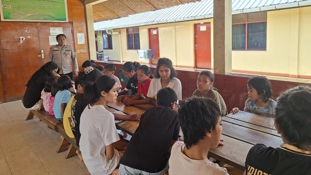 Aipda Yanrus Pake dirikan panti asuhan dan sekolah di Sumba