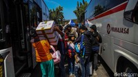 Video: Puncak Mudik di Terminal Kampung Rambutan Naik Dibanding Tahun Lalu