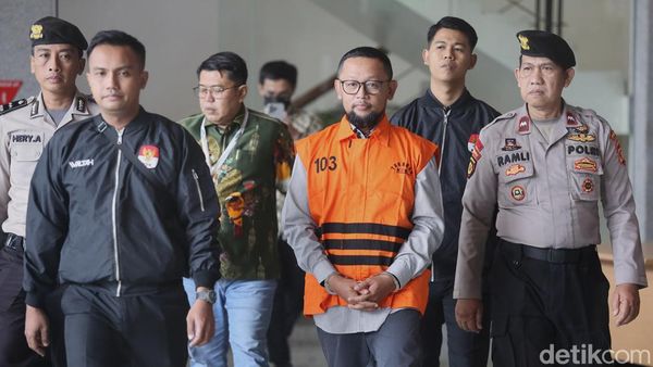 Gus Alex Langsung Diborgol! Eks Stafsus Yaqut Cholil Qoumas Resmi Ditahan KPK