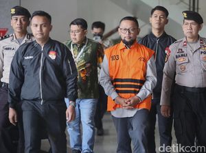Gus Alex Langsung Diborgol! Eks Stafsus Yaqut Cholil Qoumas Resmi Ditahan KPK