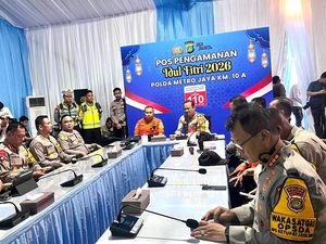 Kapolda Metro Cek Pos Pelayanan Pengamanan Cikunir, Pastikan Mudik Aman-Lancar