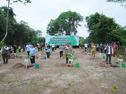 Kapolri-Titiek Soeharto Tinjau TNTN: Dukung Pelestarian Gajah hingga Tanam Pohon