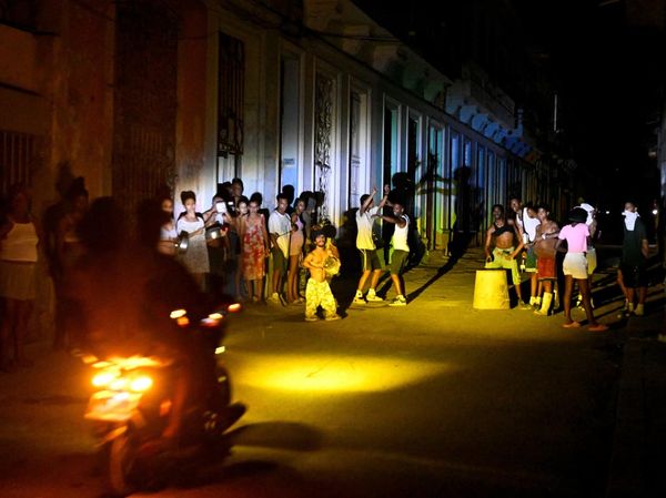 Listrik Kuba Kolaps, Jutaan Warga Terjebak dalam Kegelapan