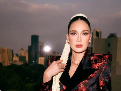 Luna Maya Chill Aja Disebut Pernah Datangi Gunung Kawi