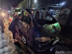 Hendak Jemput Anak Mudik, Mobil Warga Nganjuk Hangus Terbakar