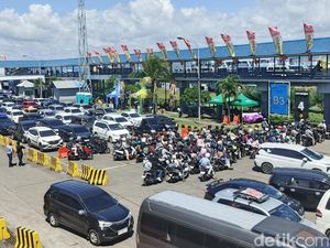 Situasi Terkini Pelabuhan Gilimanuk, Pemudik Antre 20 Jam