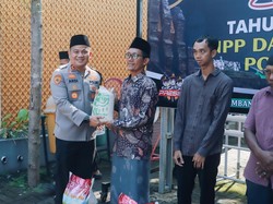 3,3 Ton Beras Zakat Polres Jombang Disalurkan ke 550 Warga