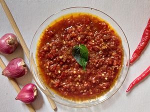 Sering Tertukar! Ini Bedanya Sambal Bajak dan Sambal Terasi
