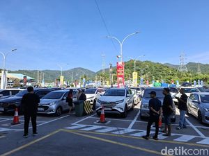 H-3 Lebaran, Pelabuhan Merak Mulai Ramai Pemudik Sore Ini