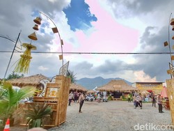 Uniknya Lembur Kaheman, Pos Mudik Bambu di Nagreg Bernuansa Sunda