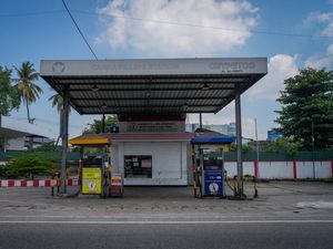 Harga Minyak Melonjak, Kebijakan BBM Diperketat dan Jam Kerja Diubah