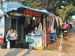 Hangatnya Warung Musiman di Pantura Jadi Oase bagi Pamudik