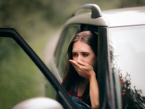 Benarkah Buka Jendela Manjur Atasi Mabuk Perjalanan?