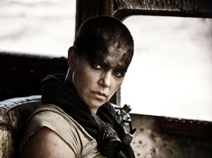 7 Aktris Hollywood Cukur Rambut sampai Botak Demi Peran