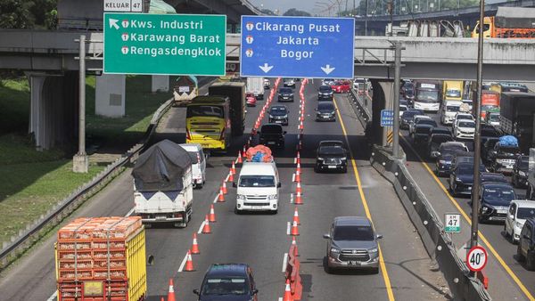 Arus Mudik Meningkat, Contraflow Diperluas di Tol Jakarta-Cikampek