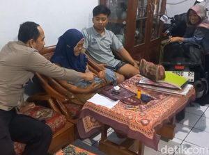 Bayi Terbungkus Plastik Ditemukan Menangis di Pinggir Jalan Bromo