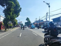 Hari Pertama Libur Lebaran, Lalin Jalan Raya Ciputat Arah Jakarta Lancar