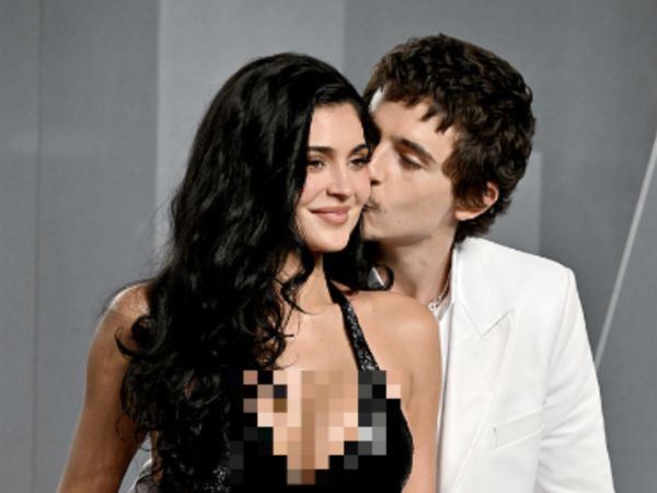 Foto: Timothee Chalamet Cium Kylie Jenner di After Party Oscar 2026