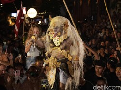 Ogoh-ogoh Bali Jadi Magnet Turis: Ubud Padat, Berawa Khidmat