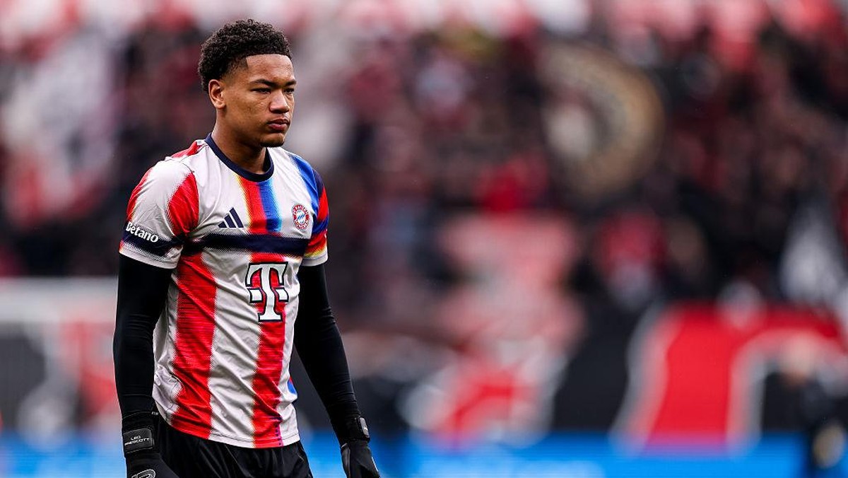 Kiper keempat Bayern Munich Leonard Prescott baru berusia 16 tahun. (Getty Images/Rene Nijhuis/MB Media)