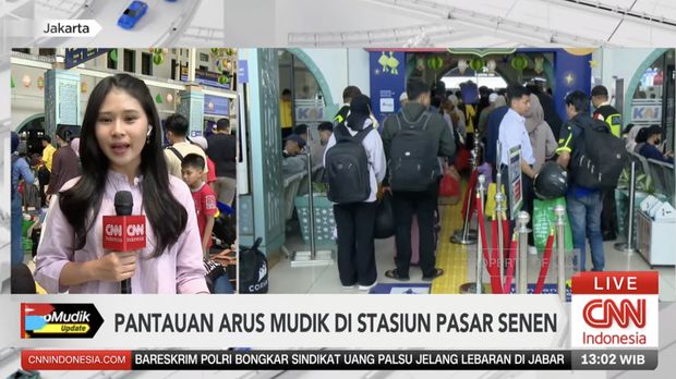 Reporter CNN Indonesia, Anastazia Santoso, melaporkan situasi di Stasiun Kereta Pasar Senen, Jakarta, pada pukul 13.02 WIB, cukup ramai dan padat. Aktivitas berjalan dengan padat, tidak sedikit penumpang yang duduk di lantai.
