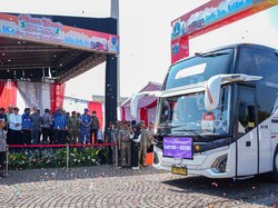Program Mudik Gratis OMG Berangkatkan Ratusan Pemudik Tujuan Jawa-Sumatera