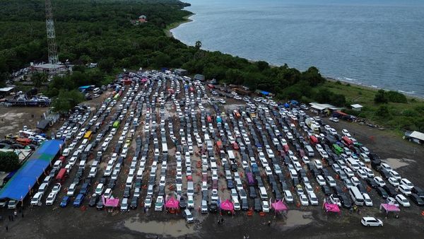 Parkir Kargo Gilimanuk Padat Jelang Penutupan Penyeberangan Nyepi