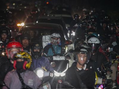 Arus Mudik Membludak, Motor Kuasai Jalur Karawang