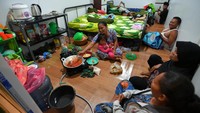 Potret Penyintas Bencana Sambut Lebaran di Hunian Sementara