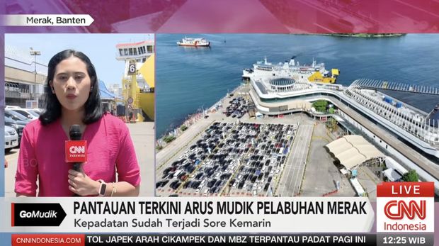 Produser Lapangan CNN Indonesia Clarissa Aradhia melaporkan dari Pelabuhan Merah, Cilegon, melaporkan pada Rabu (18/3), bahwa kepadatan mulai tampak sejak Selasa sore.