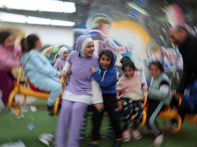 Sekolah di Tyre Jadi Tempat Berlindung Warga Lebanon yang Mengungsi