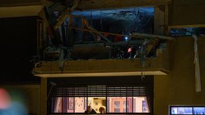 Serangan Rudal Iran Hantam Pinggiran Tel Aviv