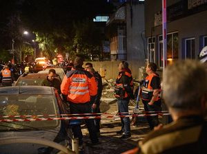 Tel Aviv Dihantam Serangan Rudal Iran, 1 Orang Tewas