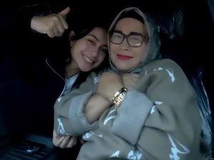Masyaallah... Sintya Marisca Kasih Mobil Gagah ke Ibu