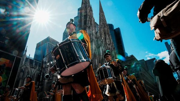 Tradisi Irlandia Meriahkan Jalanan New York Lewat Parade Akbar