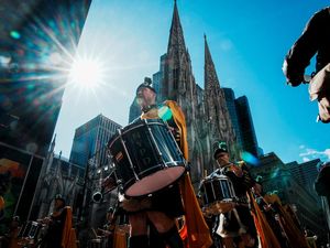 Tradisi Irlandia Meriahkan Jalanan New York Lewat Parade Akbar