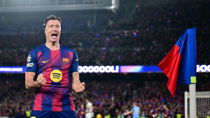 Robert Lewandowski memecahkan rekor Lionel Messi di Liga Champions.